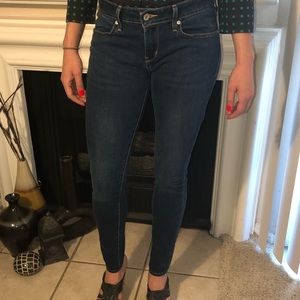 Levis high-rise Skinny Jegging size 26